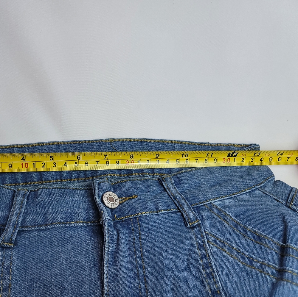 Amazon Jeans - Picture 4 of 5